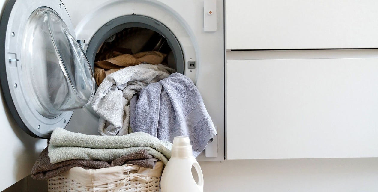 Mengenal-Lebih-Dekat-Tentang-Wet-Clean-Laundry-&-Manfaatnya-Bagi-Bisnis-Anda